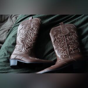 Women’s Cowgirl Boots